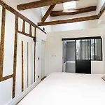 Appartement Place Des Vosges, Marais Bastille
